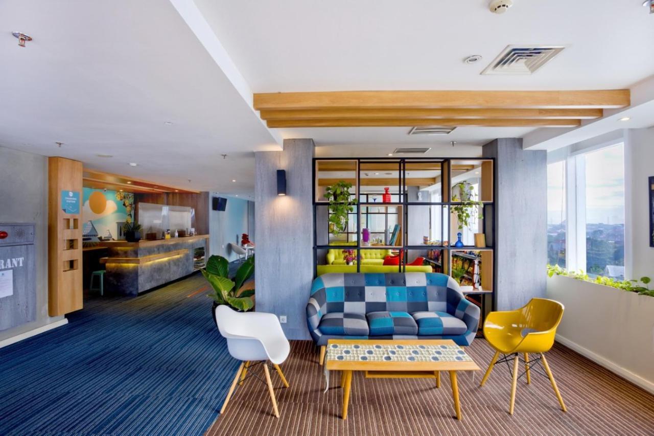 Deka Hotel Surabaya Hr Muhammad Exteriör bild