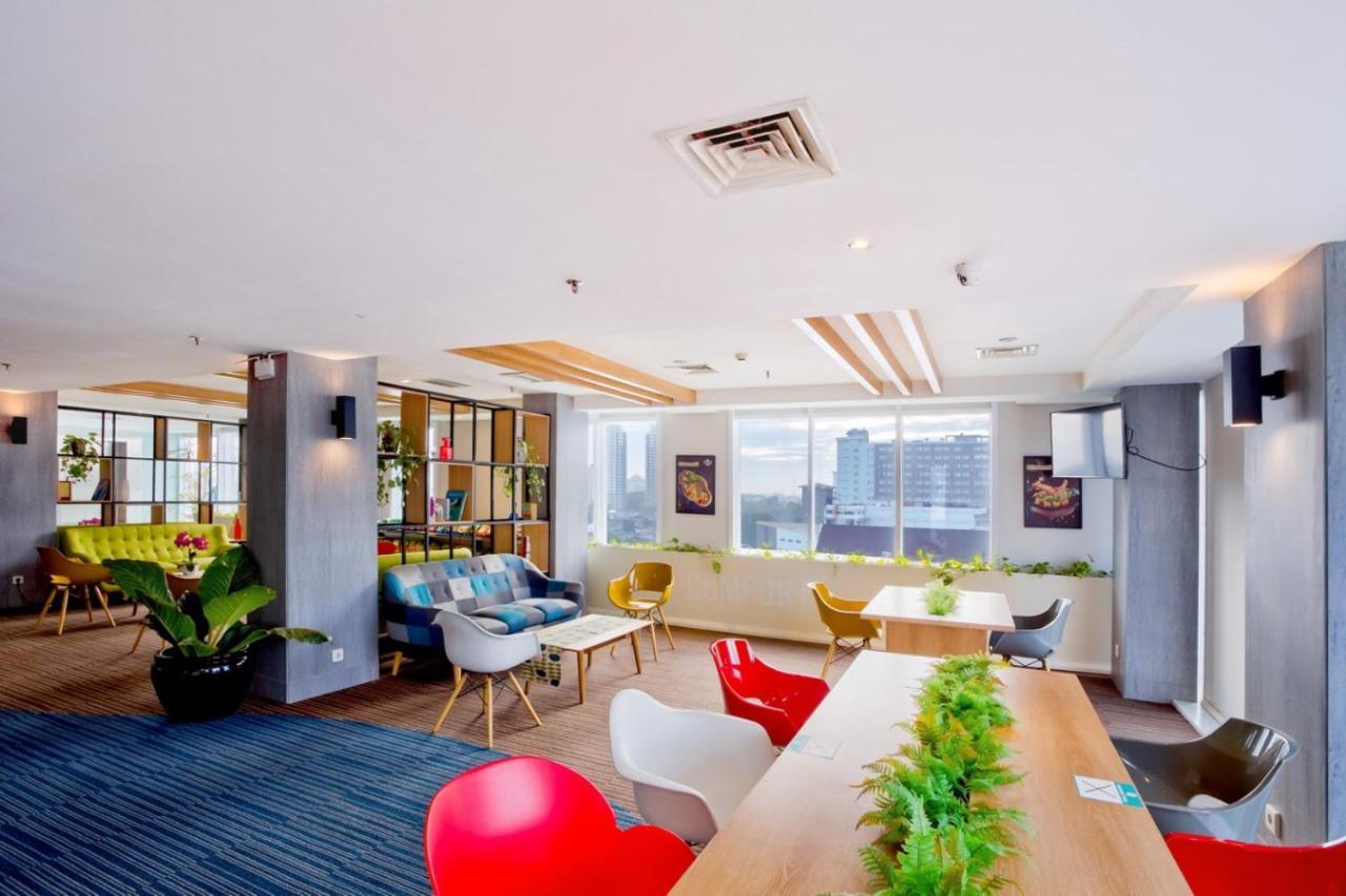 Deka Hotel Surabaya Hr Muhammad Exteriör bild
