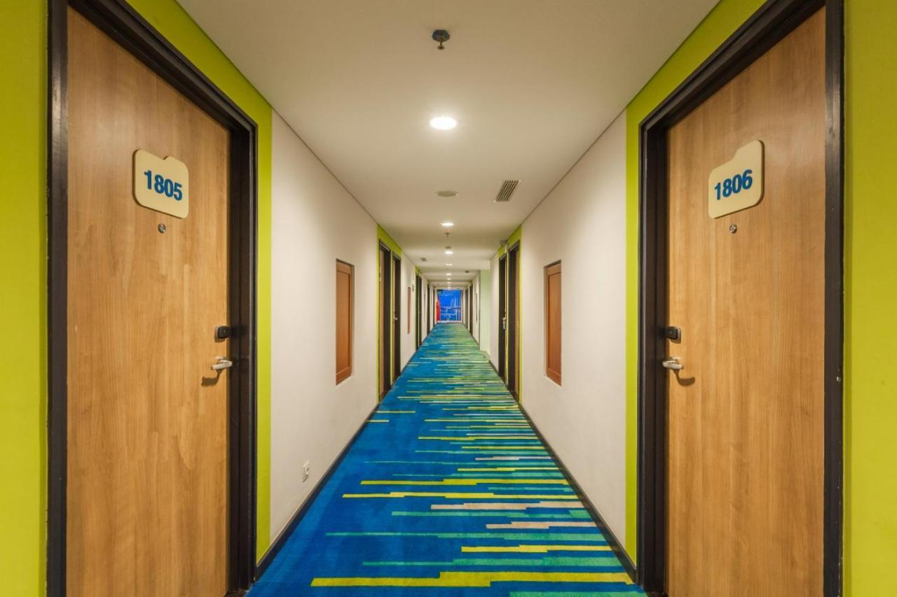 Deka Hotel Surabaya Hr Muhammad Exteriör bild