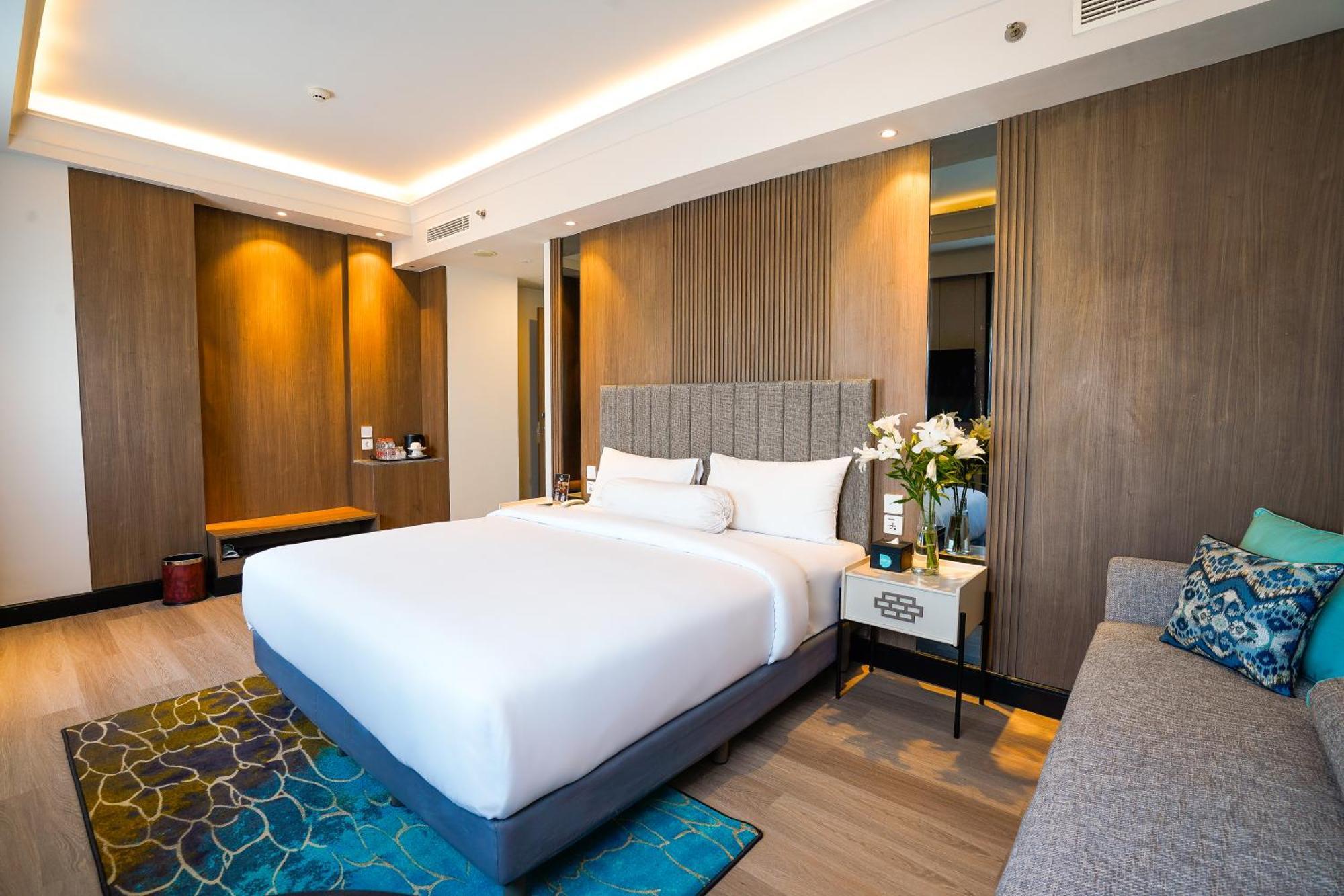 Deka Hotel Surabaya Hr Muhammad Exteriör bild
