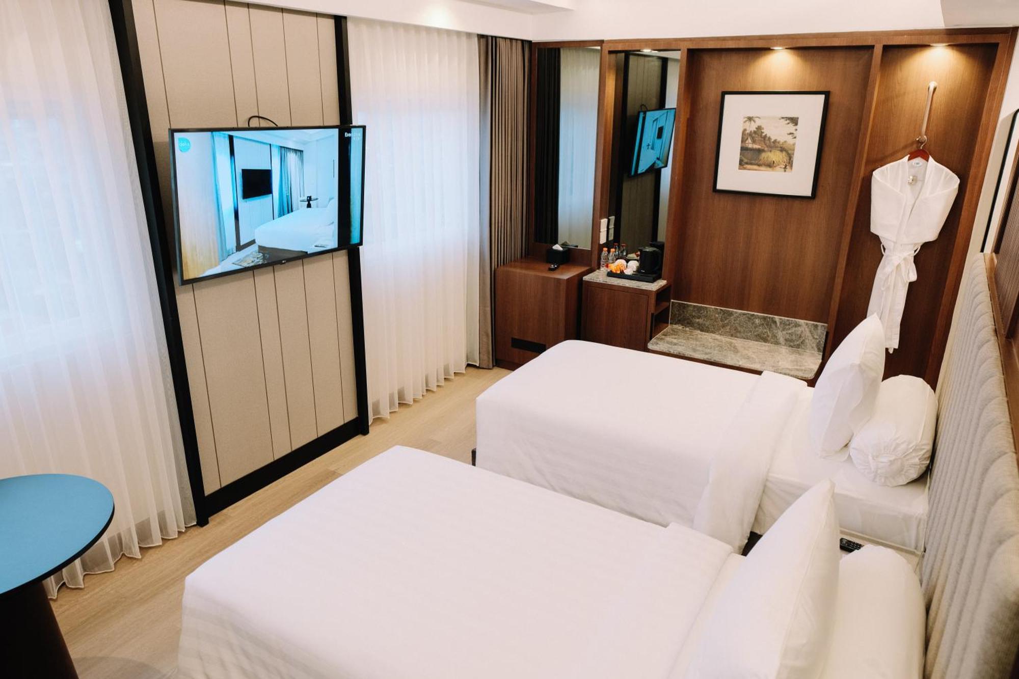 Deka Hotel Surabaya Hr Muhammad Exteriör bild
