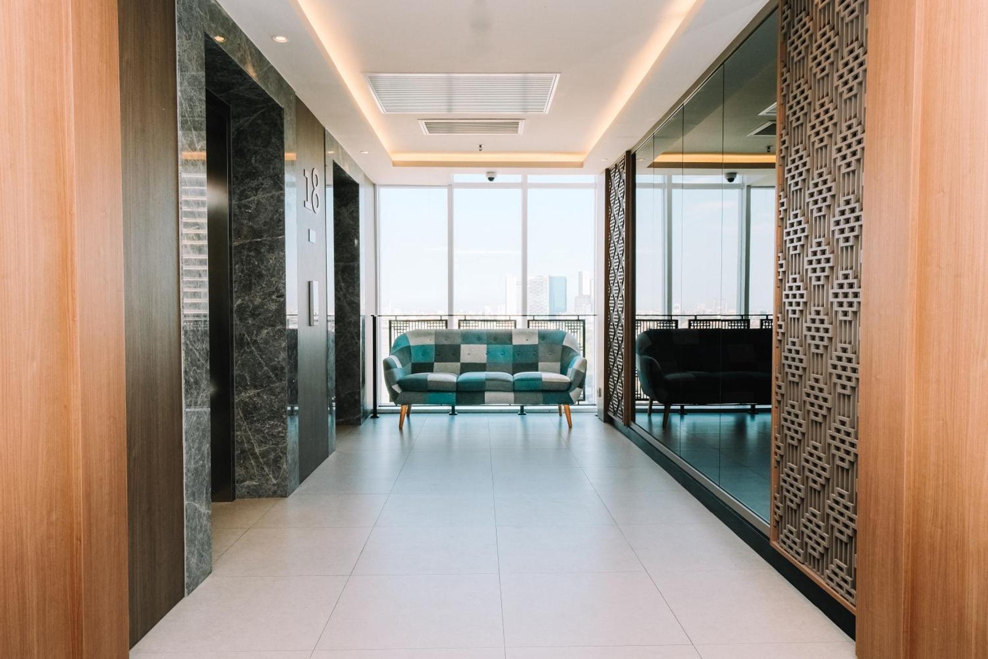 Deka Hotel Surabaya Hr Muhammad Exteriör bild