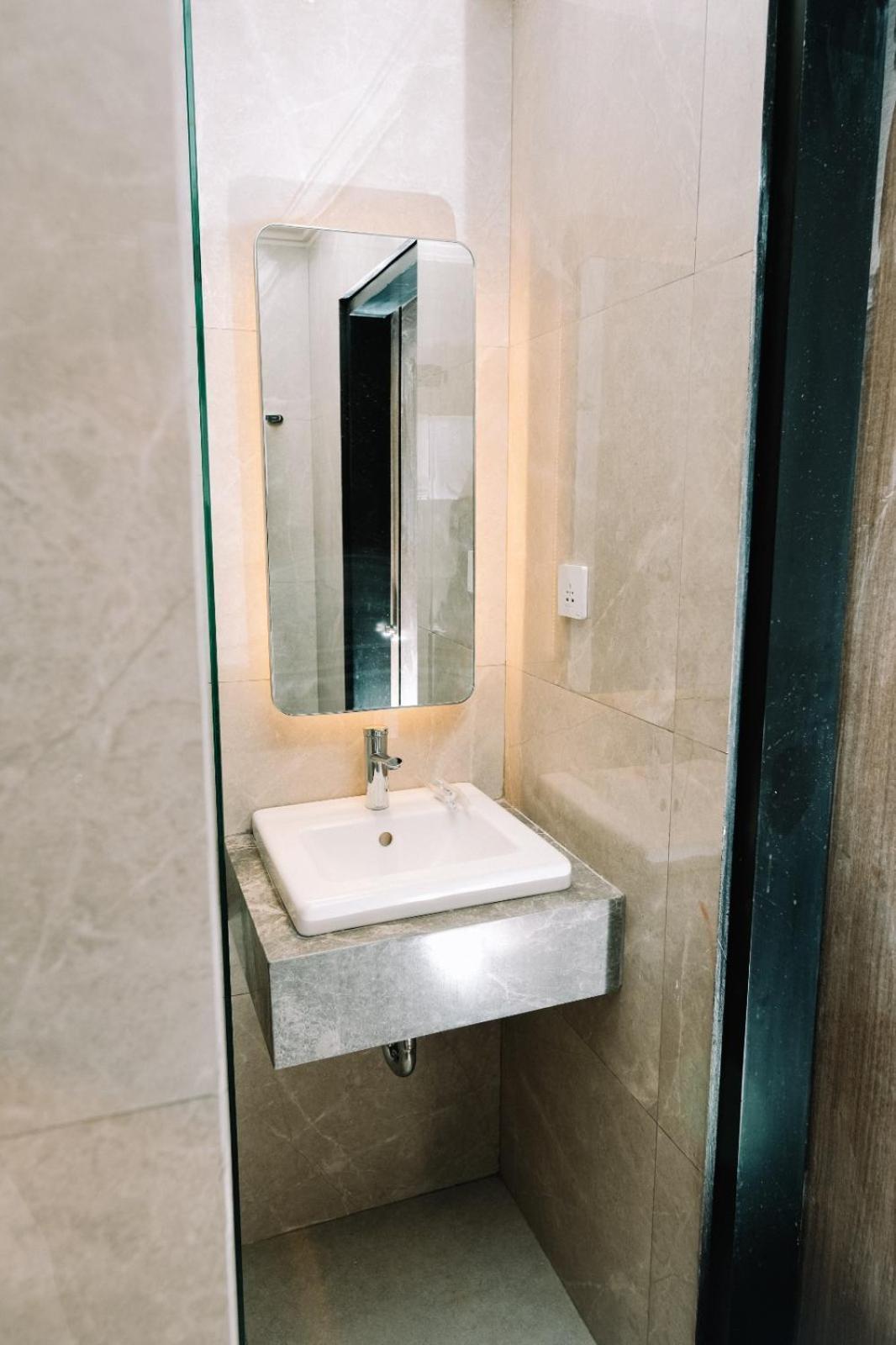 Deka Hotel Surabaya Hr Muhammad Exteriör bild