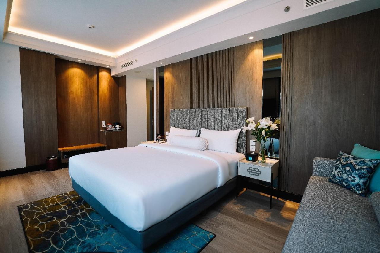 Deka Hotel Surabaya Hr Muhammad Rum bild
